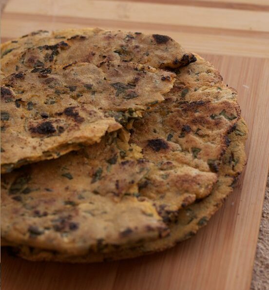 https://www.pontalo.net - Makki and Methi Roti Recipe