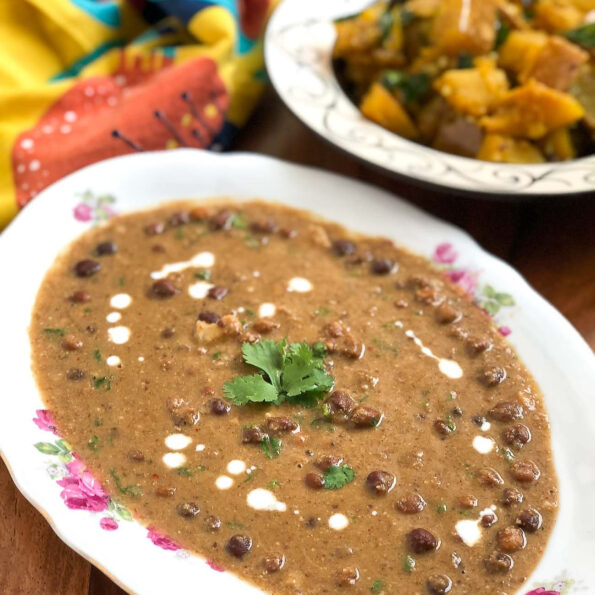 https://www.pontalo.net - Malvani Kala Chana Masala Recipe - Spicy Kala Chana Curry