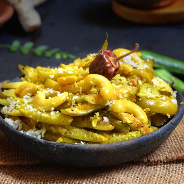 https://www.pontalo.net - Mangalorean Manoli Bheeja Upkari Recipe - Ivy Gourd & Cashew Sabzi