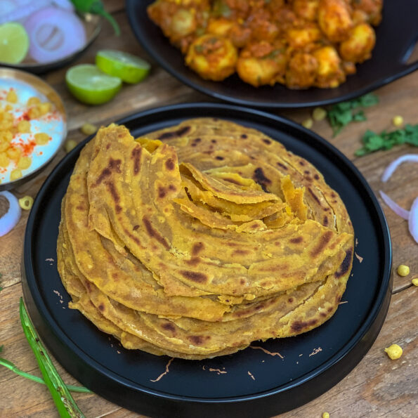 https://www.pontalo.net - Masala Lachha Paratha Recipe