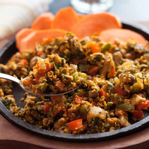 https://www.pontalo.net - Masala Palak Bhurji Recipe