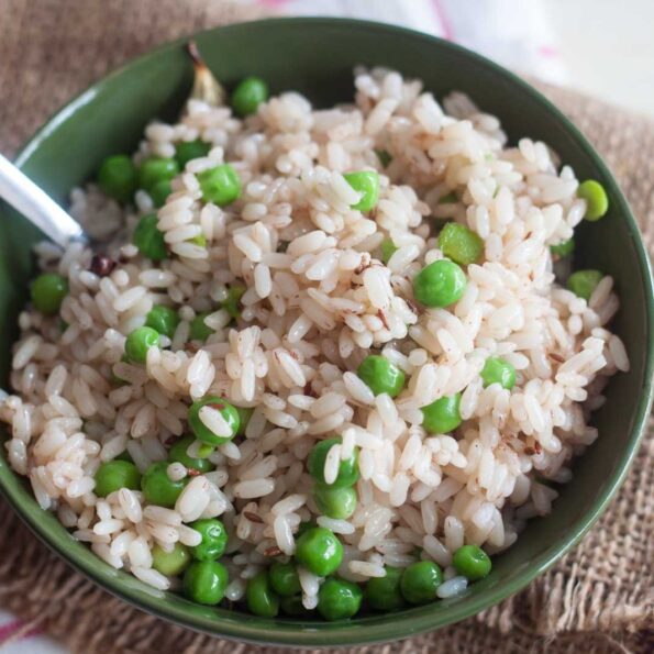 https://www.pontalo.net - मट्टा राइस मटर पुलाव रेसिपी - Matta Rice Peas Pulao