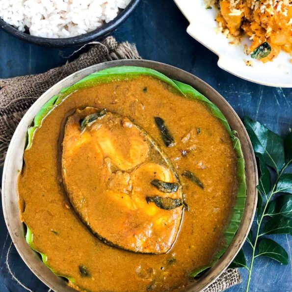 https://www.pontalo.net - Meen Vevichathu Recipe - Kottayam Style Fish Curry