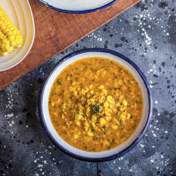 https://www.pontalo.net - Corn Methi Malai Gravy Recipe