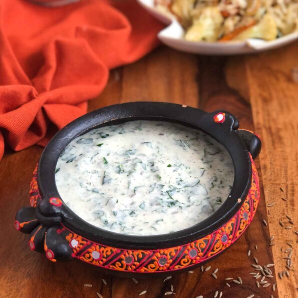 https://www.pontalo.net - Lehsun Methi Raita Recipe