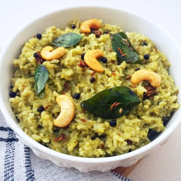 https://www.pontalo.net - Pudina Khara Pongal Recipe (Rice and Lentils Cooked With Mint Leaves & Mild Spices)