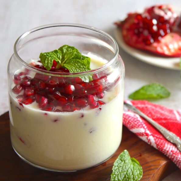 https://www.pontalo.net - पुदीना और अनार का रायता रेसिपी - Mint And Pomegranate Raita (Recipe In Hindi)