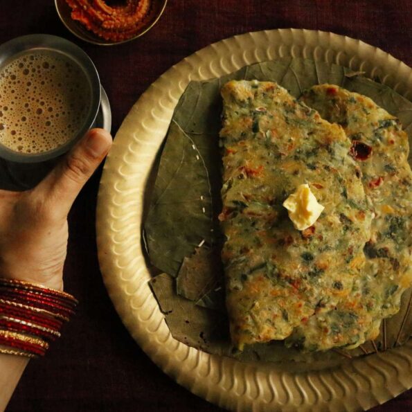 https://www.pontalo.net - Mixed Vegetable Akki Roti Recipe