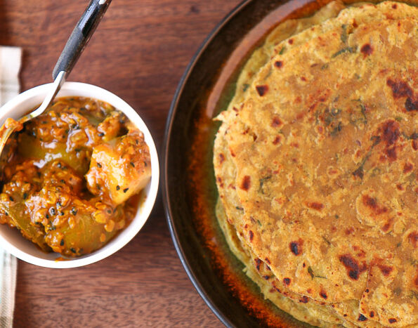 https://www.pontalo.net - Mooli Paratha Recipe - Indian Flat Bread with Radish