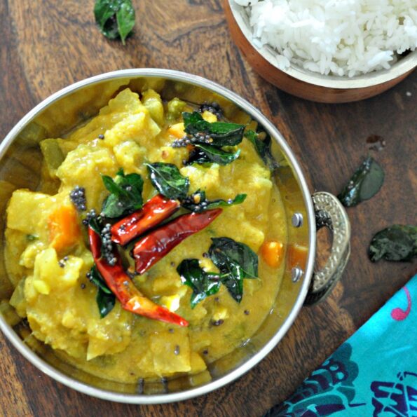 https://www.pontalo.net - मुलाकुतल रेसिपी - Vegetables In Coconut Gravy (Recipe in Hindi)