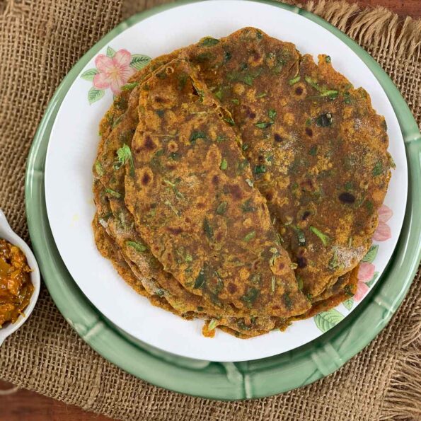 https://www.pontalo.net - Multigrain Methi Thepla Recipe With Ragi & Whole Wheat