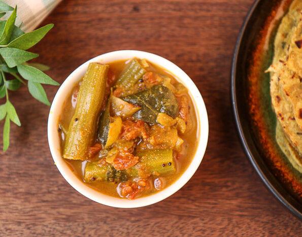 https://www.pontalo.net - Murungakkai Puli Kuzhambu Recipe -Spicy Drumstick Curry