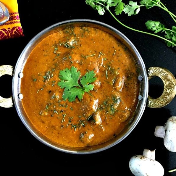 https://www.pontalo.net - Mushroom Tikka Masala Recipe (Mushroom & Bell Peppers In Spicy Tomato Gravy)