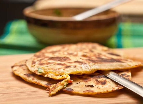 https://www.pontalo.net - Muttai Parotta Recipe ( Ande Ka Paratha / Egg Filled Flat Bread)