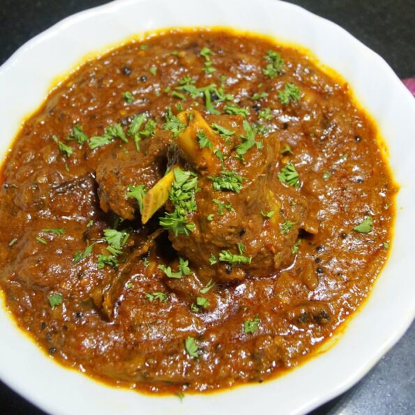 https://www.pontalo.net - Nepalese Mutton Curry Recipe