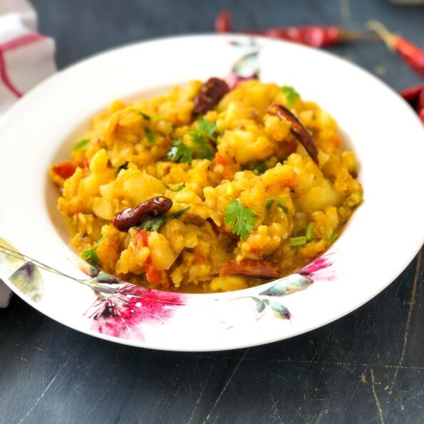 https://www.pontalo.net - Kumaon Style Thechwani Recipe-Mooli Aloo Sabzi