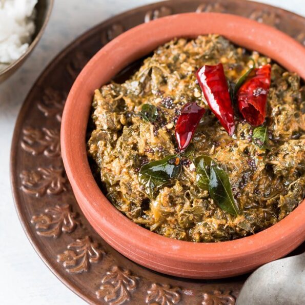 https://www.pontalo.net - Padipe Saasmi Recipe - Udupi Style Amaranth Leaves Curry With Coconut & Tamarind