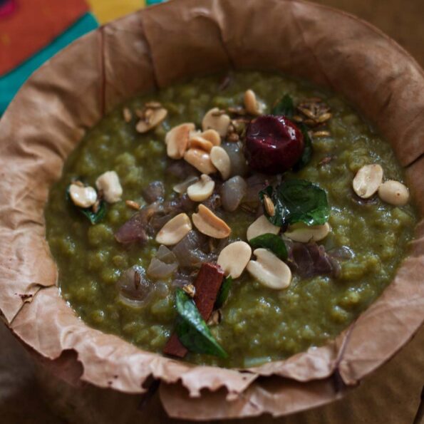 https://www.pontalo.net - पालक खिचड़ी रेसिपी - Palak Khichdi With Brown Rice And Toasted Peanuts (Recipe In Hindi)