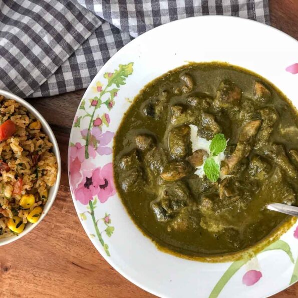 https://www.pontalo.net - Palak Mushroom Makhani Recipe - Creamy Spinach & Mushroom