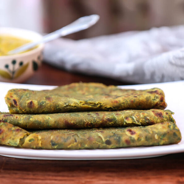 https://www.pontalo.net - Palak Paratha Recipe-Spiced Spinach Flatbread