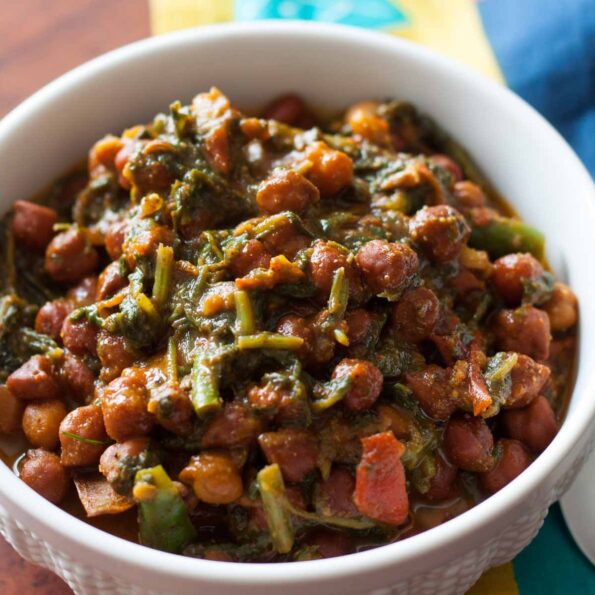 https://www.pontalo.net - Palak And Kala Chana Sukhi Sabzi Recipe