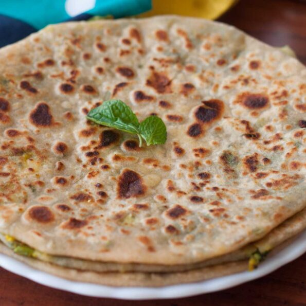 https://www.pontalo.net - पालक पनीर पराठा रेसिपी - Palak Paneer Paratha (Recipe In Hindi)