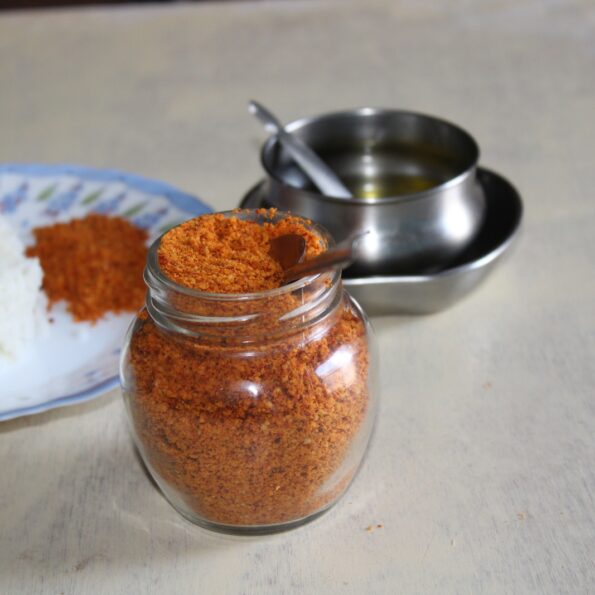 https://www.pontalo.net - Peanut Garlic Chutney Powder Recipe