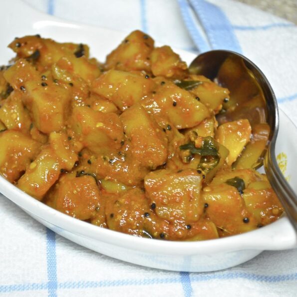 https://www.pontalo.net - Potato Vindaloo Recipe (Spicy Goan Potato Curry)