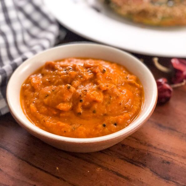 https://www.pontalo.net - Tomato Garlic Chutney Recipe