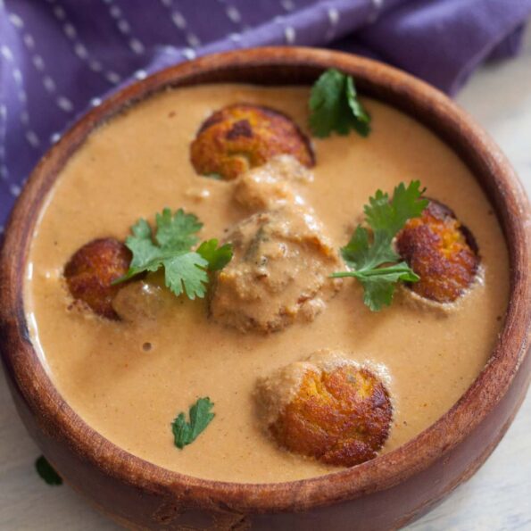 https://www.pontalo.net - Pumpkin Kofta Curry Recipe