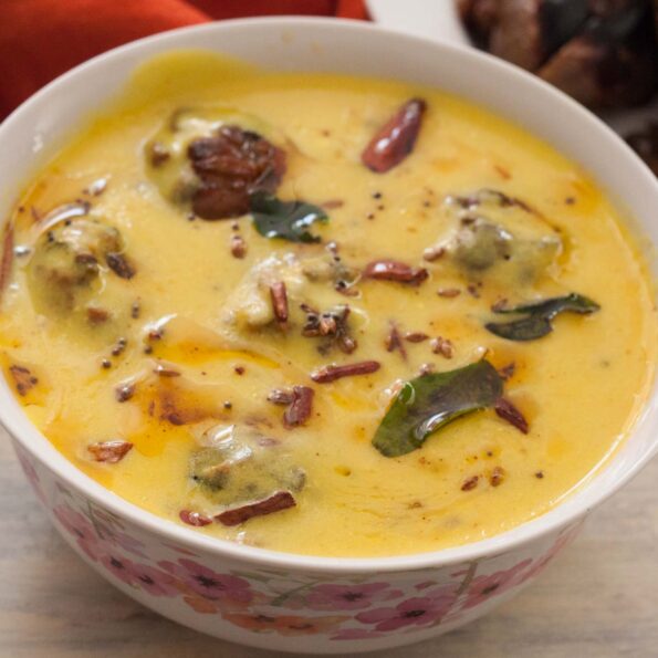 https://www.pontalo.net - Punjabi Kadhi Pakora Recipe