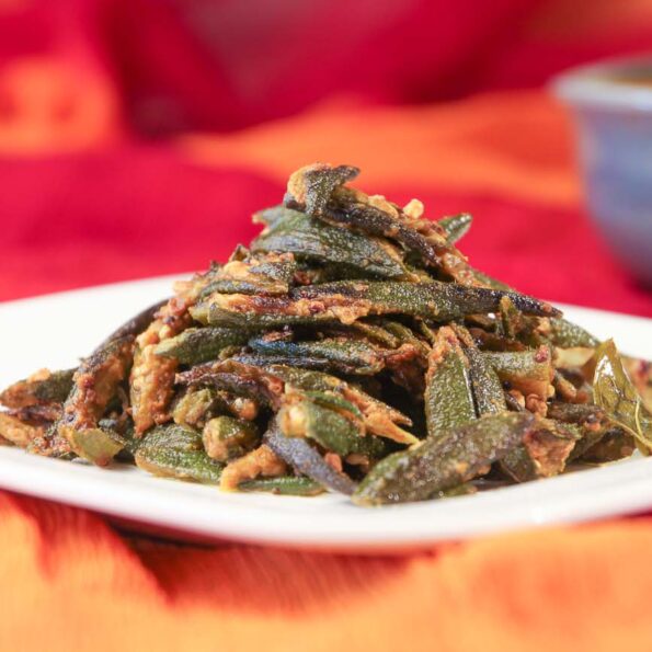 https://www.pontalo.net - प्याज वाली भिंडी रेसिपी - Pyaz Wali Bhindi (Recipe In Hindi)