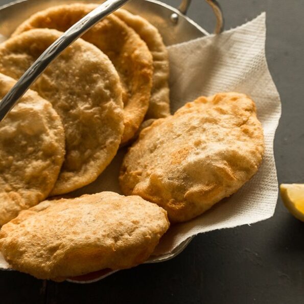 https://www.pontalo.net - Radhaballabhi Recipe (Bengali Stuffed Poori With Spiced Urad Dal)