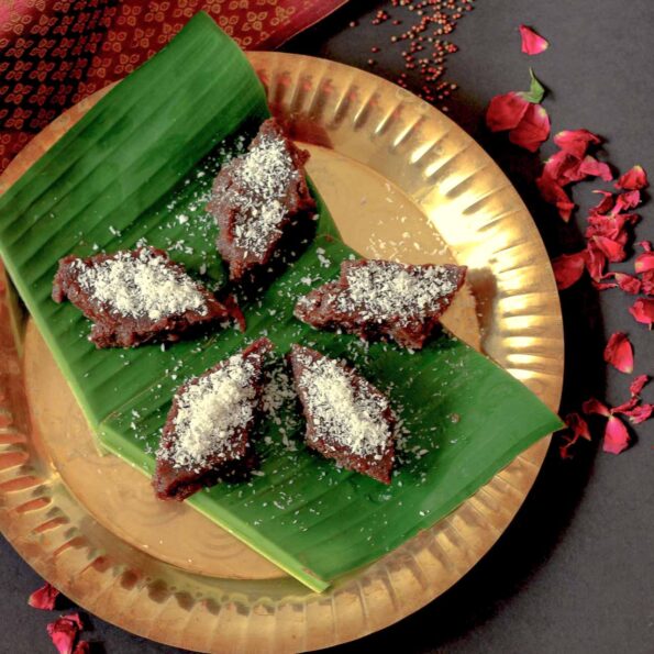 https://www.pontalo.net - Ragi Halbai Recipe - Karnataka Style Ragi Halwa Recipe