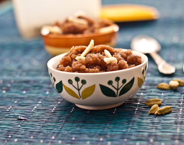 https://www.pontalo.net - Ragi & Whole Wheat Halwa Recipe - Finger Millet Pudding