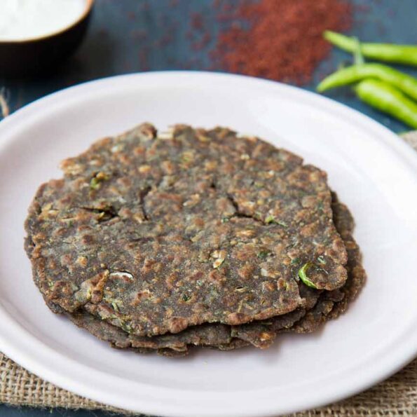 https://www.pontalo.net - Drumstick Leaves Ragi Roti Recipe - Moringa Millet Flat Bread