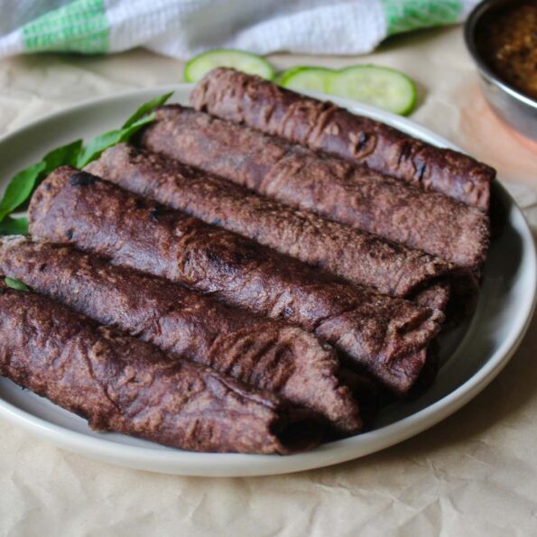 https://www.pontalo.net - Karnataka Style Ragi Ujju Rotti Recipe