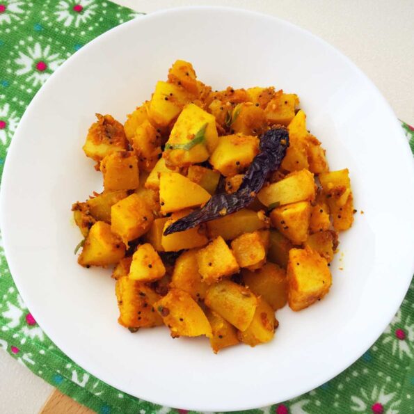 https://www.pontalo.net - Rajasthani Kaddu Aur Aloo Ki Sabzi Recipe