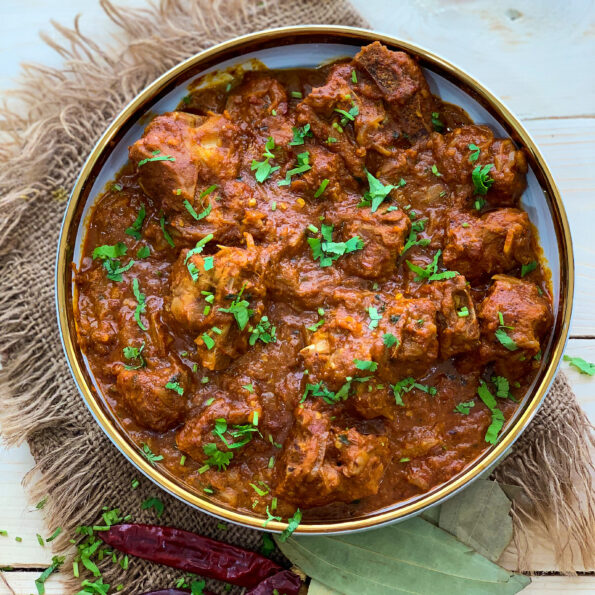 https://www.pontalo.net - Rajasthani Laal Maas Recipe-Mutton In Red Spicy Gravy