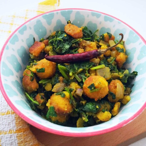 https://www.pontalo.net - Rajasthani Methi Mangodi Sabzi Recipe