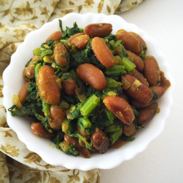 https://www.pontalo.net - राजमा सागवाला रेसिपी - Dry Kidney Beans And Spinach Stir Fry (Recipe In Hindi)