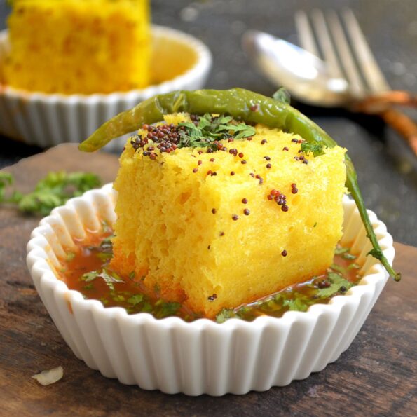 https://www.pontalo.net - Rasawala Dhokla Recipe