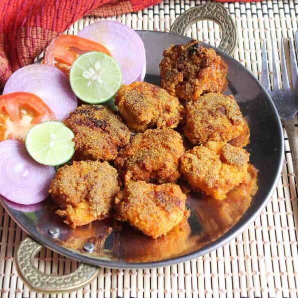 https://www.pontalo.net - Rava Fried Prawns Recipe