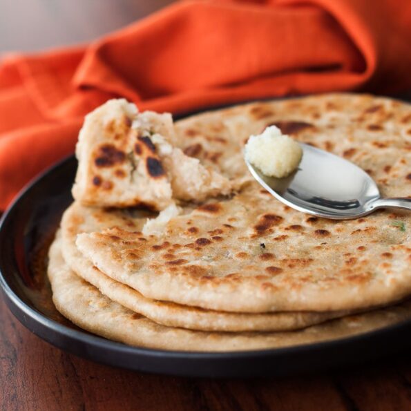 https://www.pontalo.net - Raw Banana & Ajwain Paratha Recipe