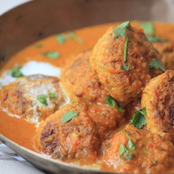 https://www.pontalo.net - Raw Jackfruit Kofta Curry Recipe - Kathal Kofta Curry Recipe