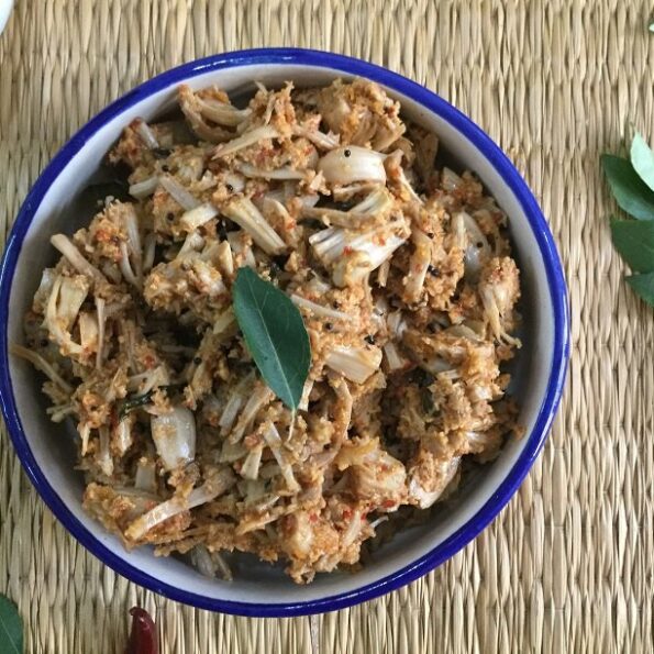 https://www.pontalo.net - Konkani Style Kadgi Chakko Recipe - Raw Jackfruit With Coconut