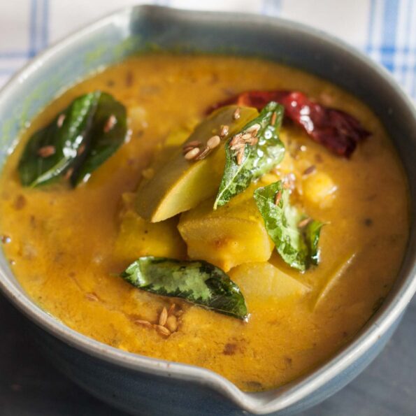 https://www.pontalo.net - Raw Mango Sambar Recipe - South Indian Mangai Sambar Recipe