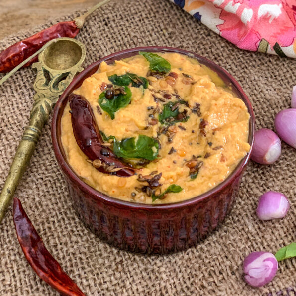 https://www.pontalo.net - Red Chilli Coconut Chutney Recipe - South Indian Chutney