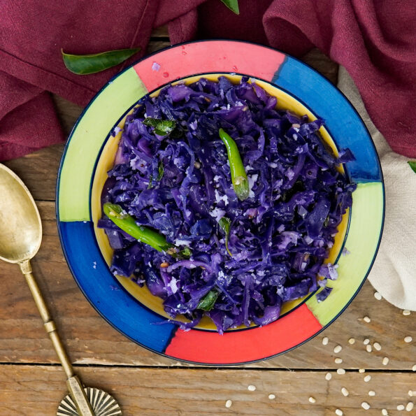 https://www.pontalo.net - Muttaikose Poriyal Recipe -  Purple Cabbage Poriyal | Red Cabbage Sabzi