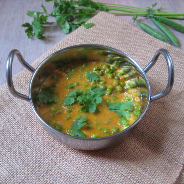 https://www.pontalo.net - Restaurant Style Green Peas Masala Recipe